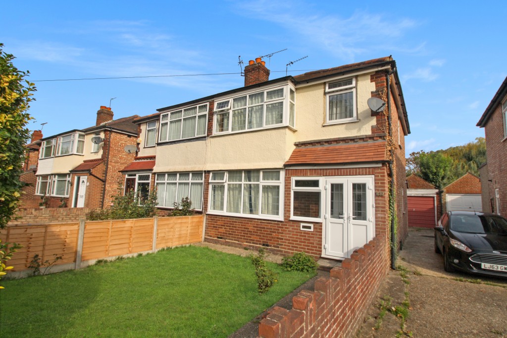 Kingston Road, StainesuponThames, Surrey, 3 bedroom, SemiDetached House