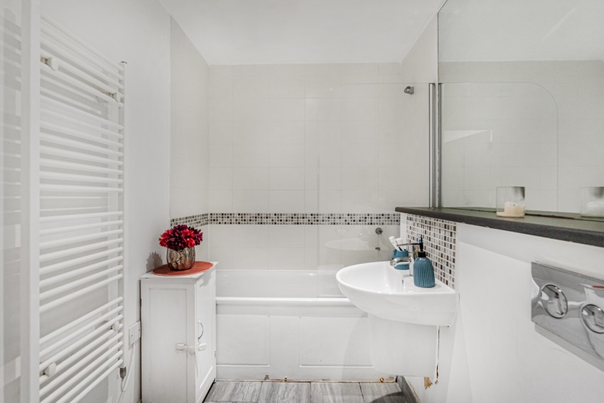 Images for London Road, Ashford, Surrey