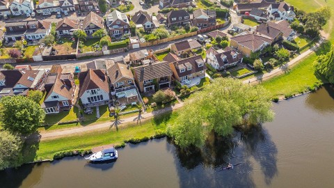 Thames Side, Staines-upon-Thames, Surrey
