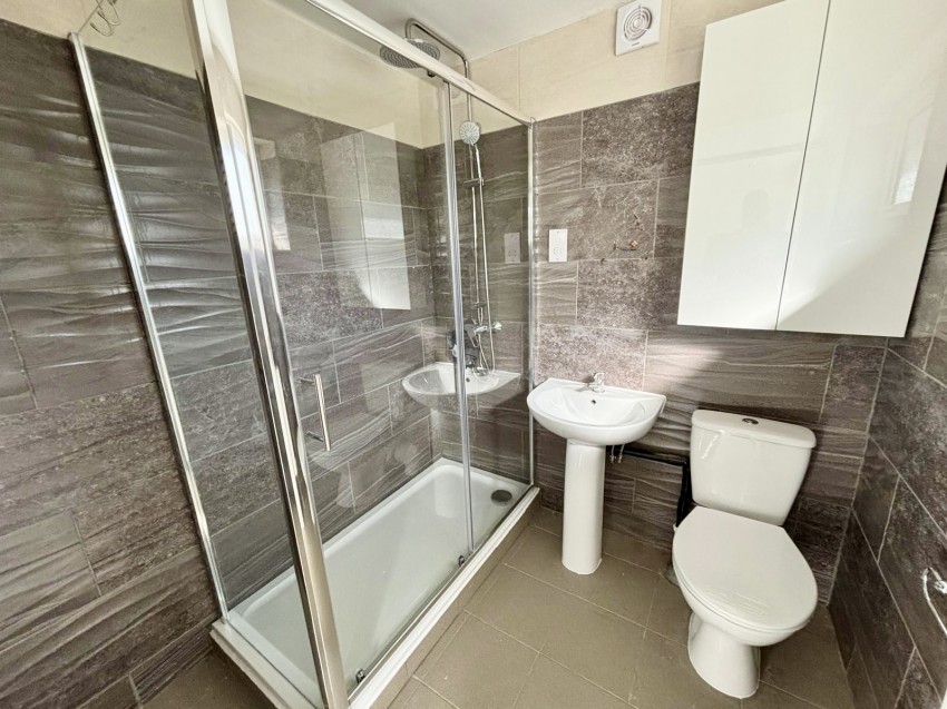 Images for Robin Way, Staines-upon-Thames