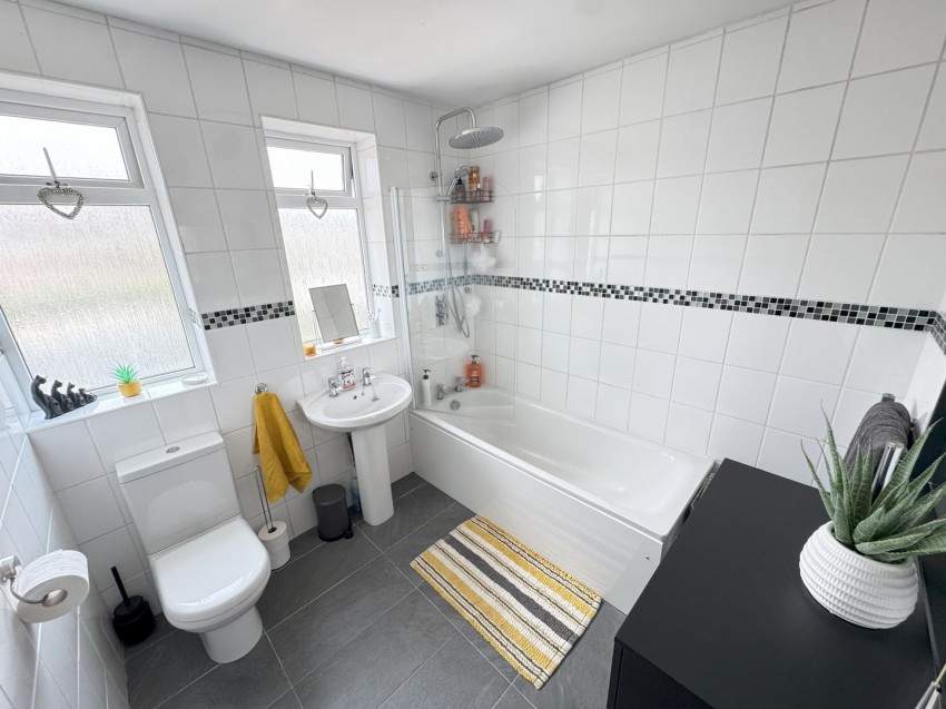 Images for Elgin Avenue, Ashford, Surrey