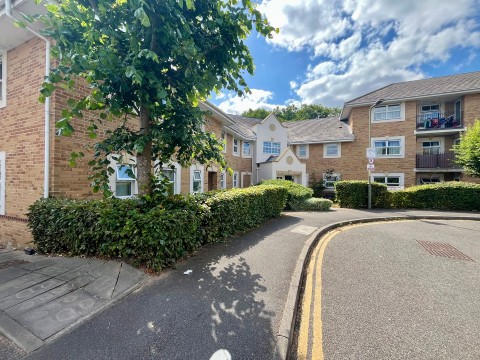 International Way, Sunbury-on-Thames, Surrey