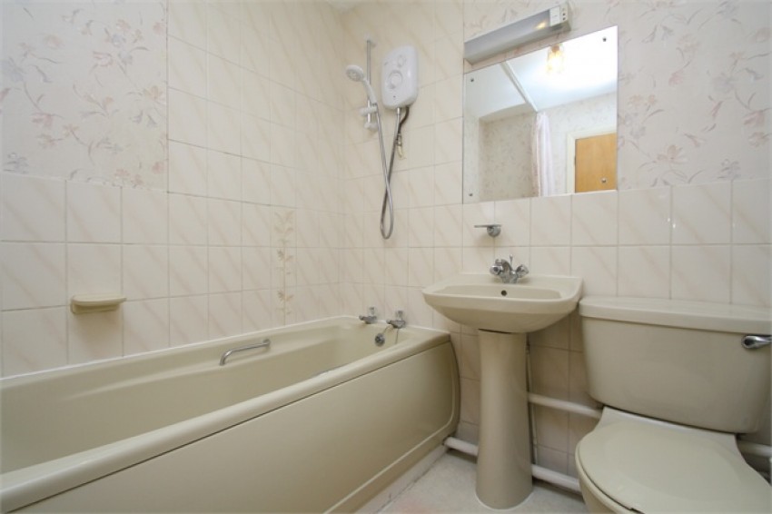 Images for Gresham Road, Staines-upon-Thames