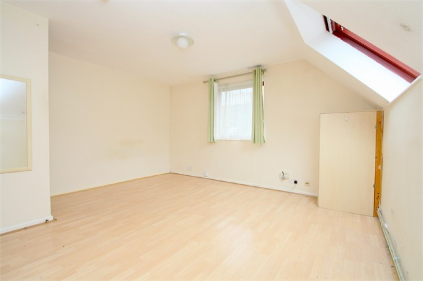 Images for Moormede Crescent, Staines-upon-Thames