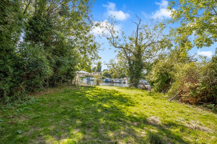 Images for Wraysbury, Staines-upon-Thames, Berkshire