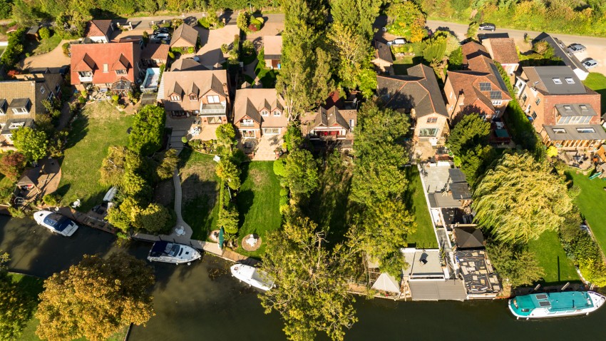 Images for Wraysbury, Staines-upon-Thames, Berkshire