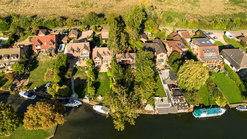 Images for Wraysbury, Staines-upon-Thames, Berkshire