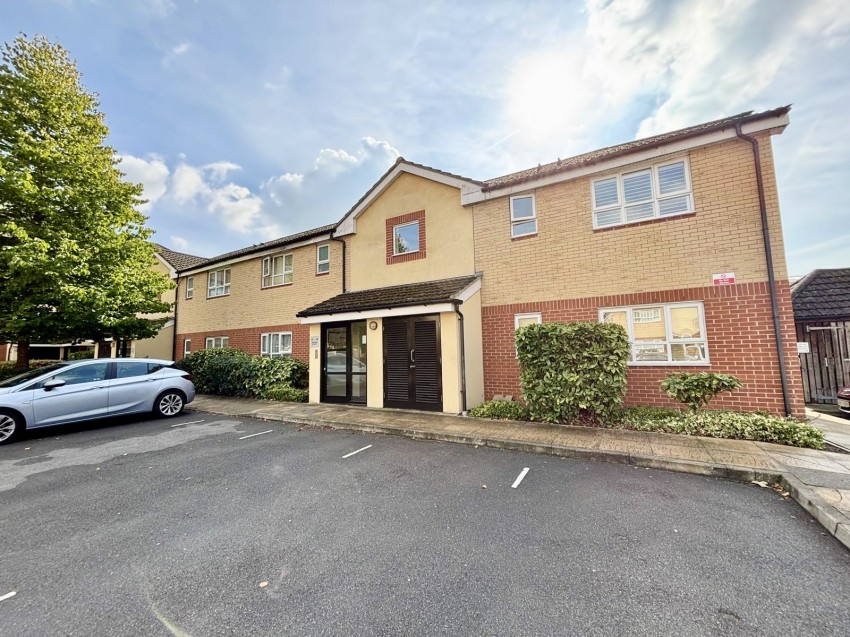 Images for Chertsey Road, Feltham, Greater London