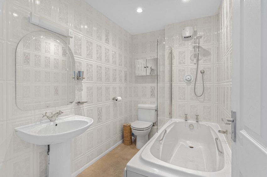 Images for Fairlawns Close, Staines-upon-Thames, Surrey