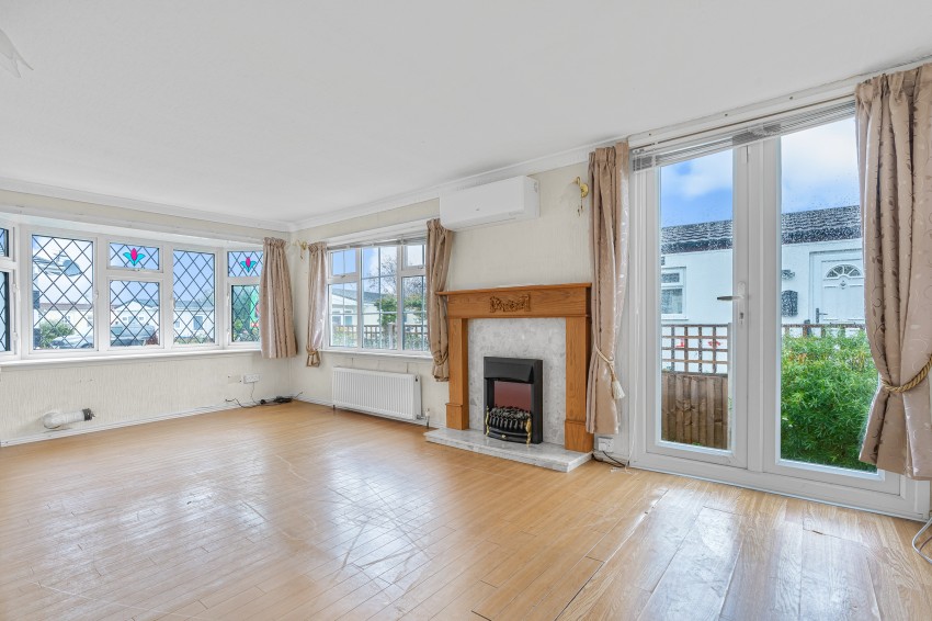 Images for Western Avenue, Chertsey, Surrey