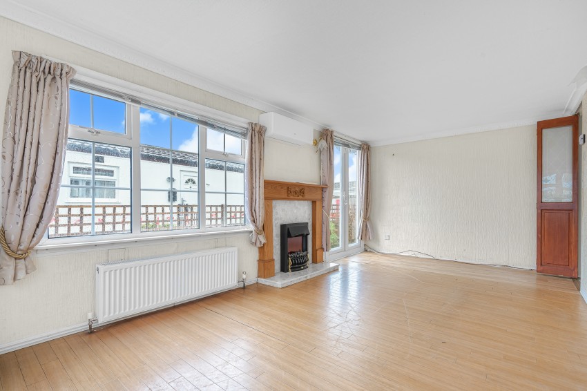 Images for Western Avenue, Chertsey, Surrey