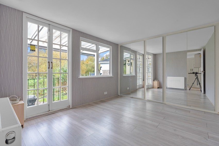 Images for Western Avenue, Chertsey, Surrey