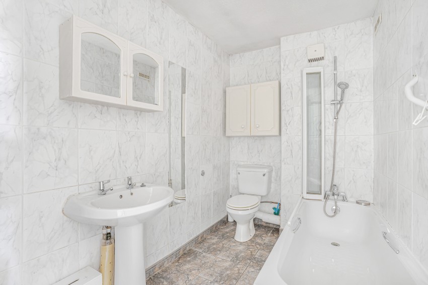 Images for Fairlawns Close, Staines-upon-Thames, Surrey