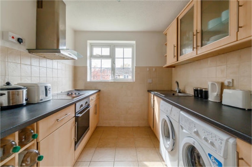 Images for Swallow Close, Staines-upon-Thames