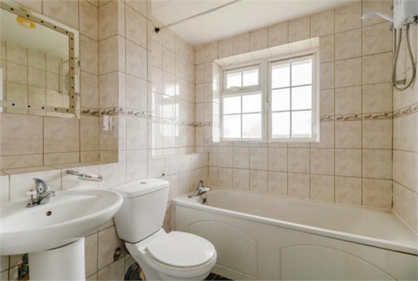 Images for Swallow Close, Staines-upon-Thames