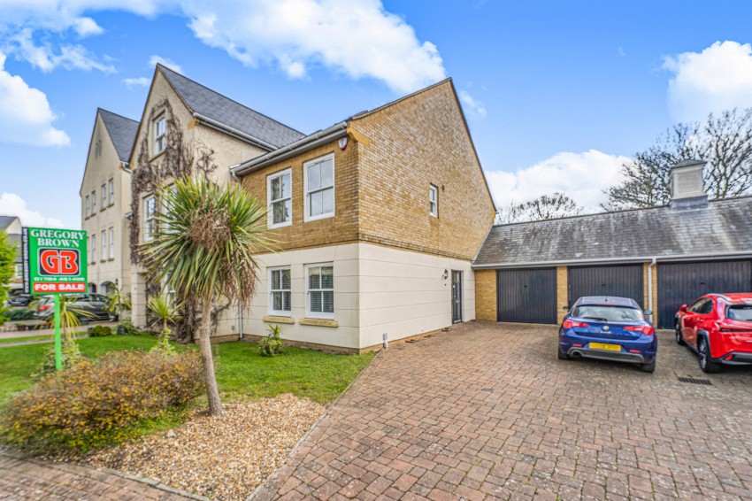 Images for Wraysbury Gardens, Staines-upon-Thames, Surrey