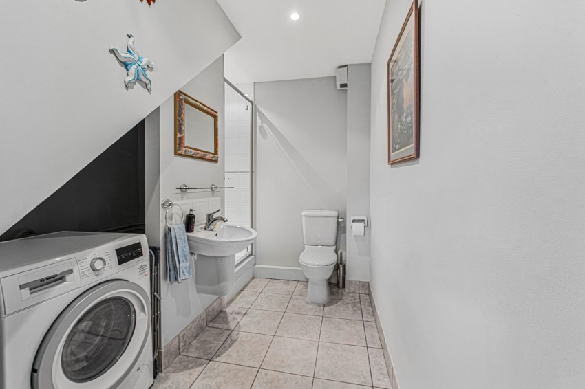 Images for Wraysbury Gardens, Staines-upon-Thames, Surrey