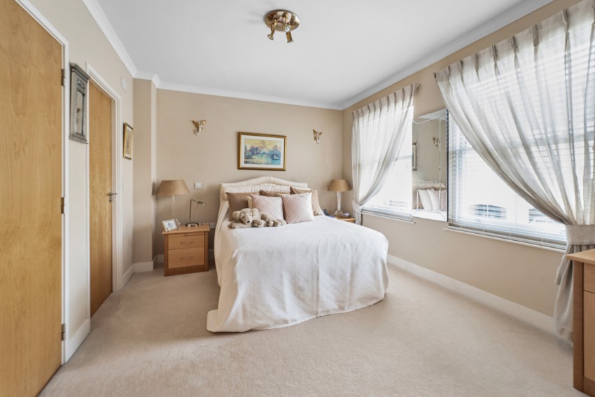 Images for Wraysbury Gardens, Staines-upon-Thames, Surrey