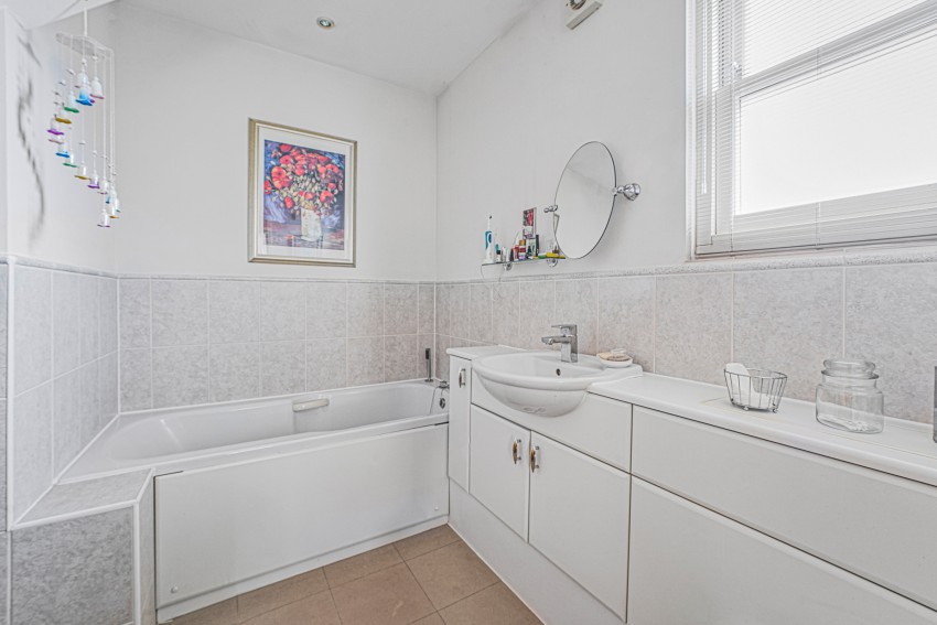 Images for Wraysbury Gardens, Staines-upon-Thames, Surrey