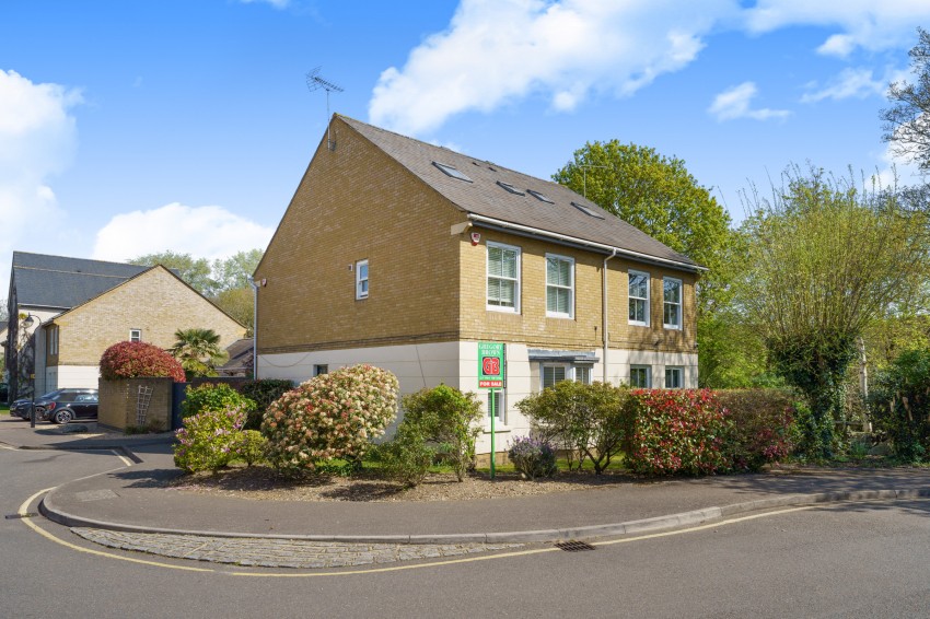 Images for Wraysbury Gardens, Staines-upon-Thames, Surrey