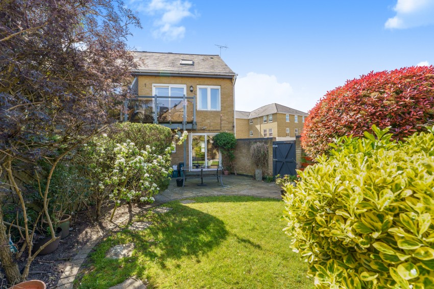 Images for Wraysbury Gardens, Staines-upon-Thames, Surrey