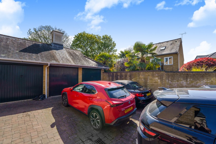 Images for Wraysbury Gardens, Staines-upon-Thames, Surrey