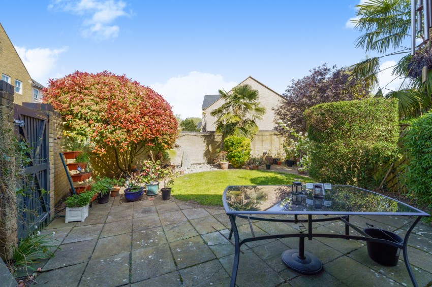 Images for Wraysbury Gardens, Staines-upon-Thames, Surrey