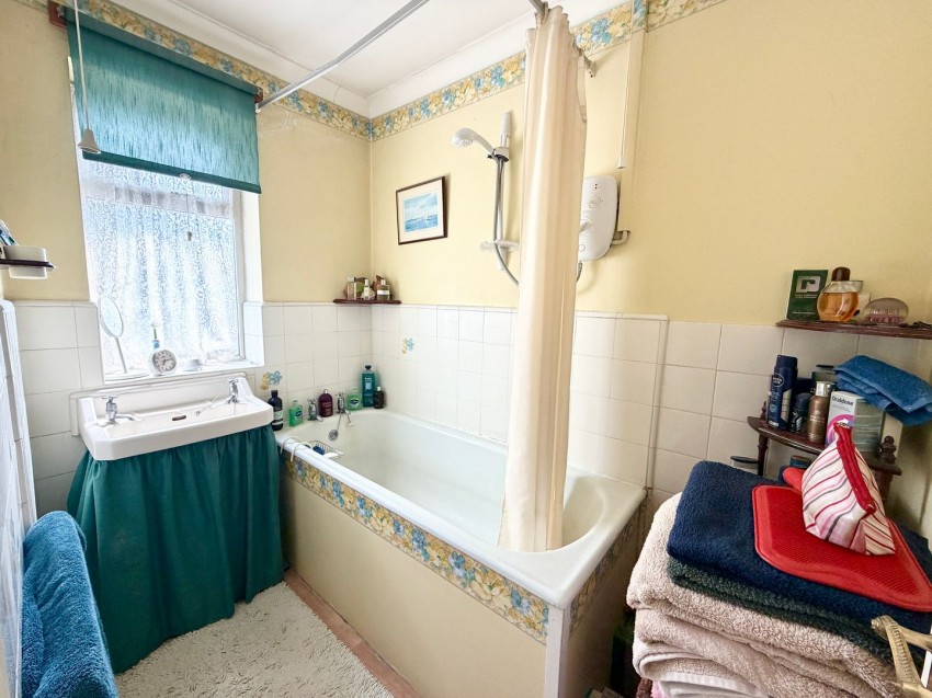 Images for Elgin Avenue, Ashford, Surrey