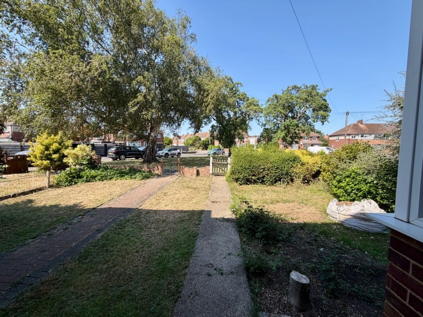 Images for Elgin Avenue, Ashford, Surrey