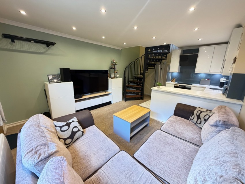 Images for Pippins Court, Ashford, Surrey