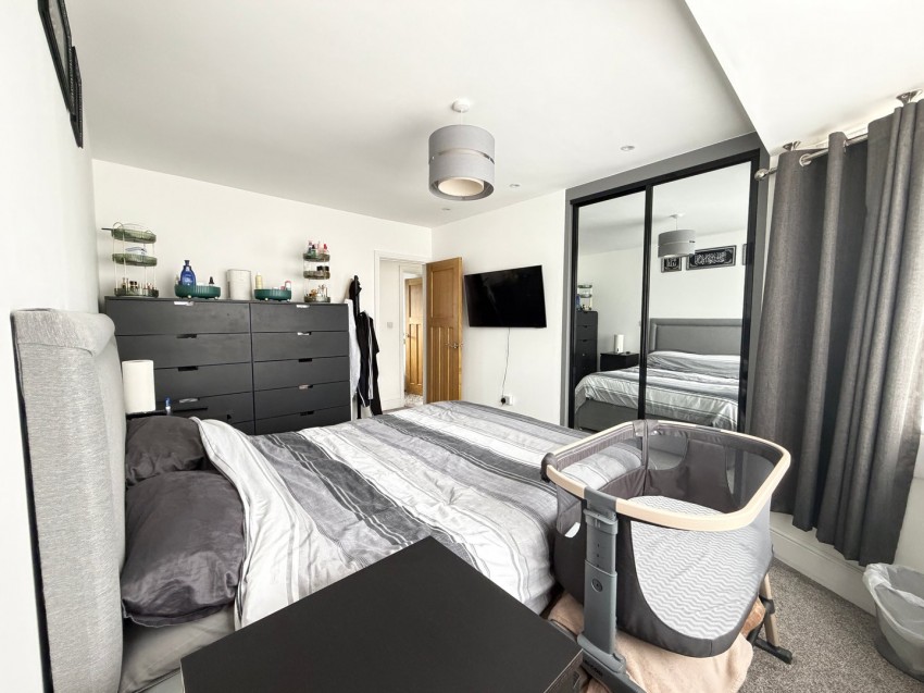 Images for Guildford Avenue, Feltham, Greater London