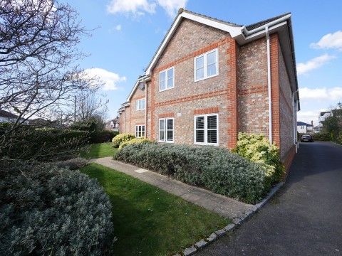 Cumberland Road, Ashford, Surrey