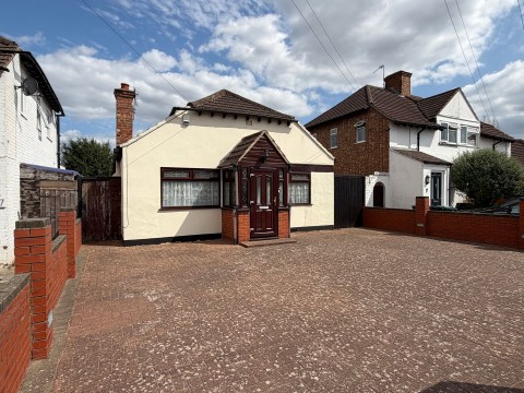 Desford Way, Ashford, Surrey