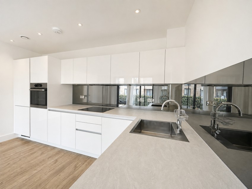 Images for Kempton House, 122 High Street, STAINES-UPON-THAMES
