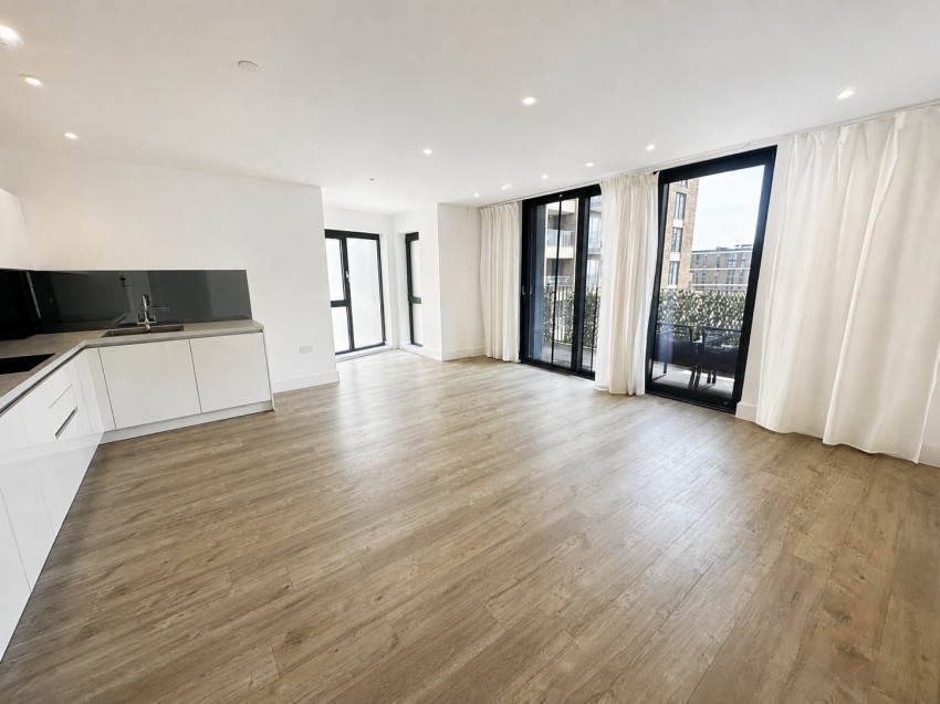 Images for Kempton House, 122 High Street, STAINES-UPON-THAMES