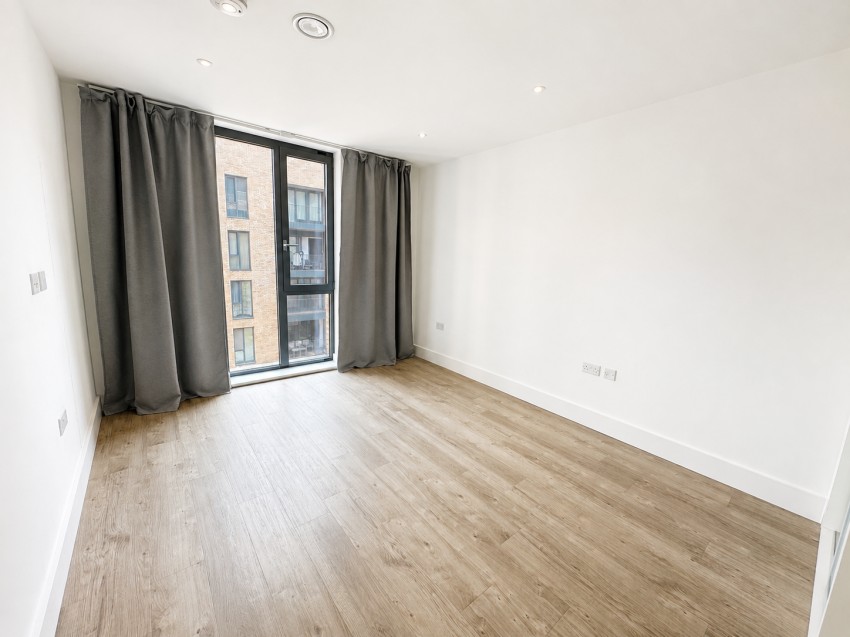 Images for Kempton House, 122 High Street, STAINES-UPON-THAMES