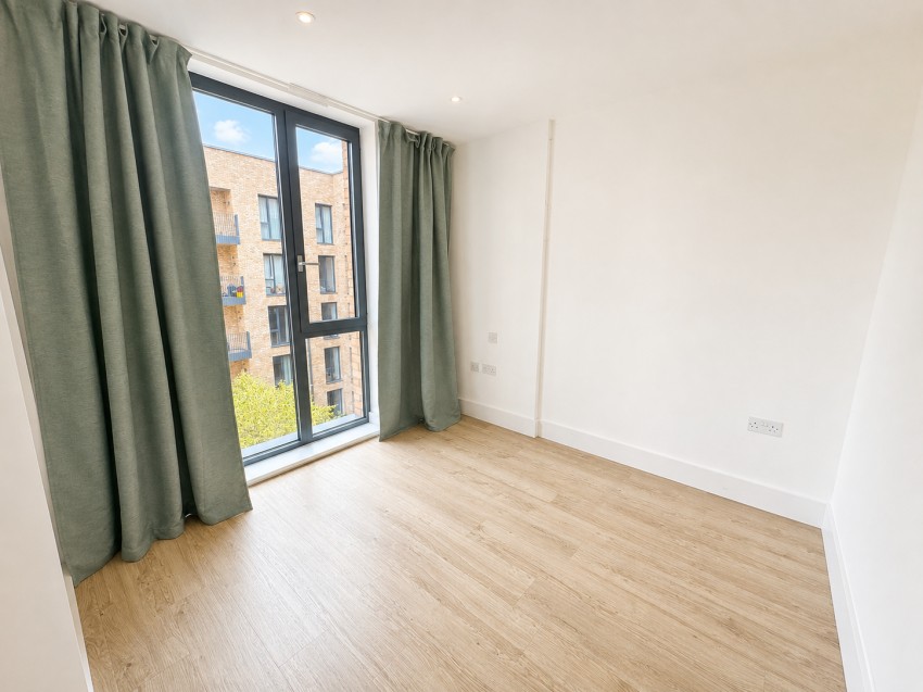 Images for Kempton House, 122 High Street, STAINES-UPON-THAMES